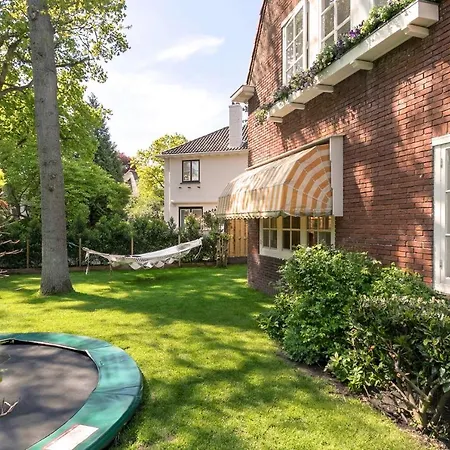 Villa Wonderful, Big
